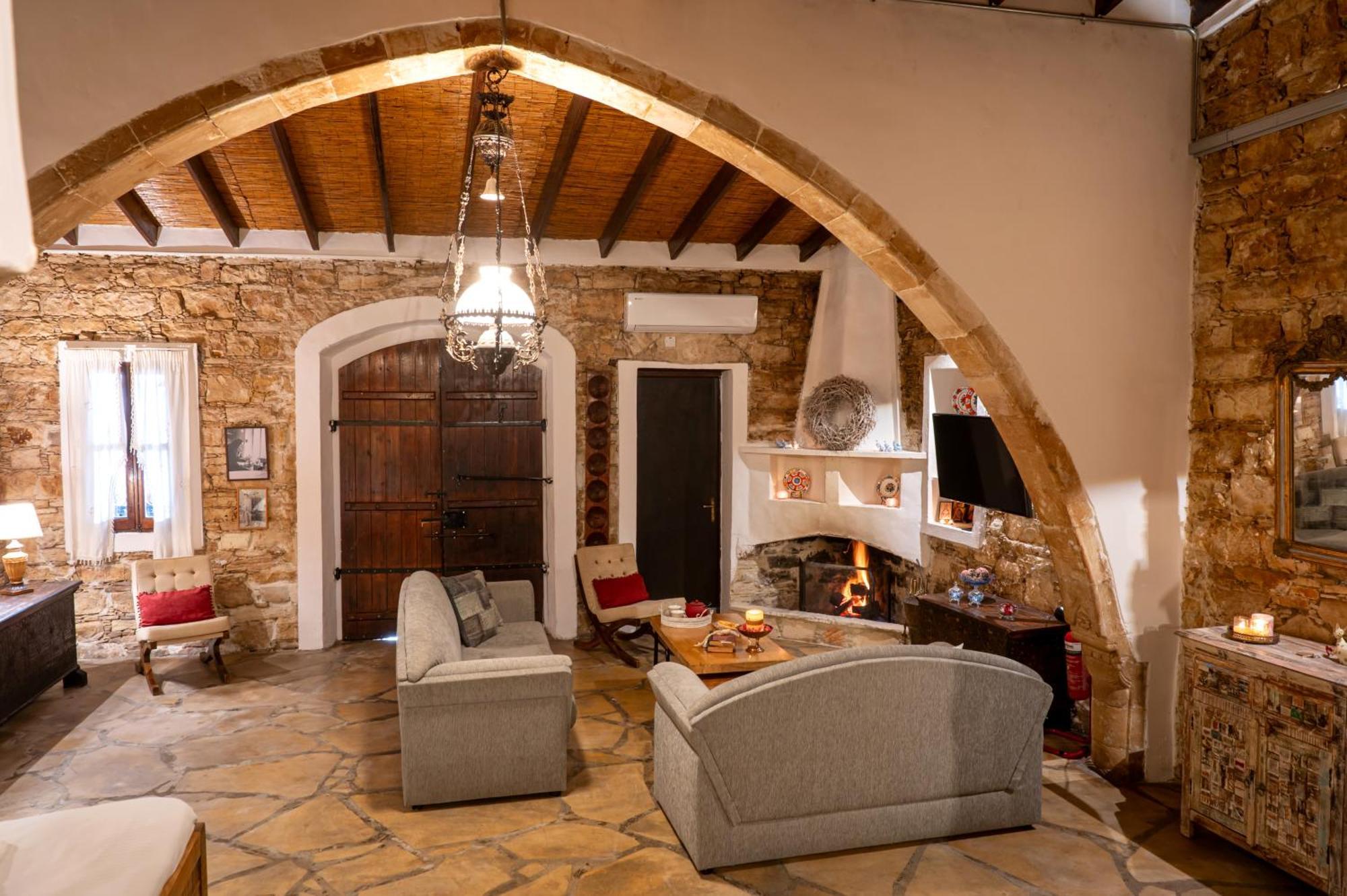 Oinoessa Traditional Boutique Guest Houses Lofou Buitenkant foto
