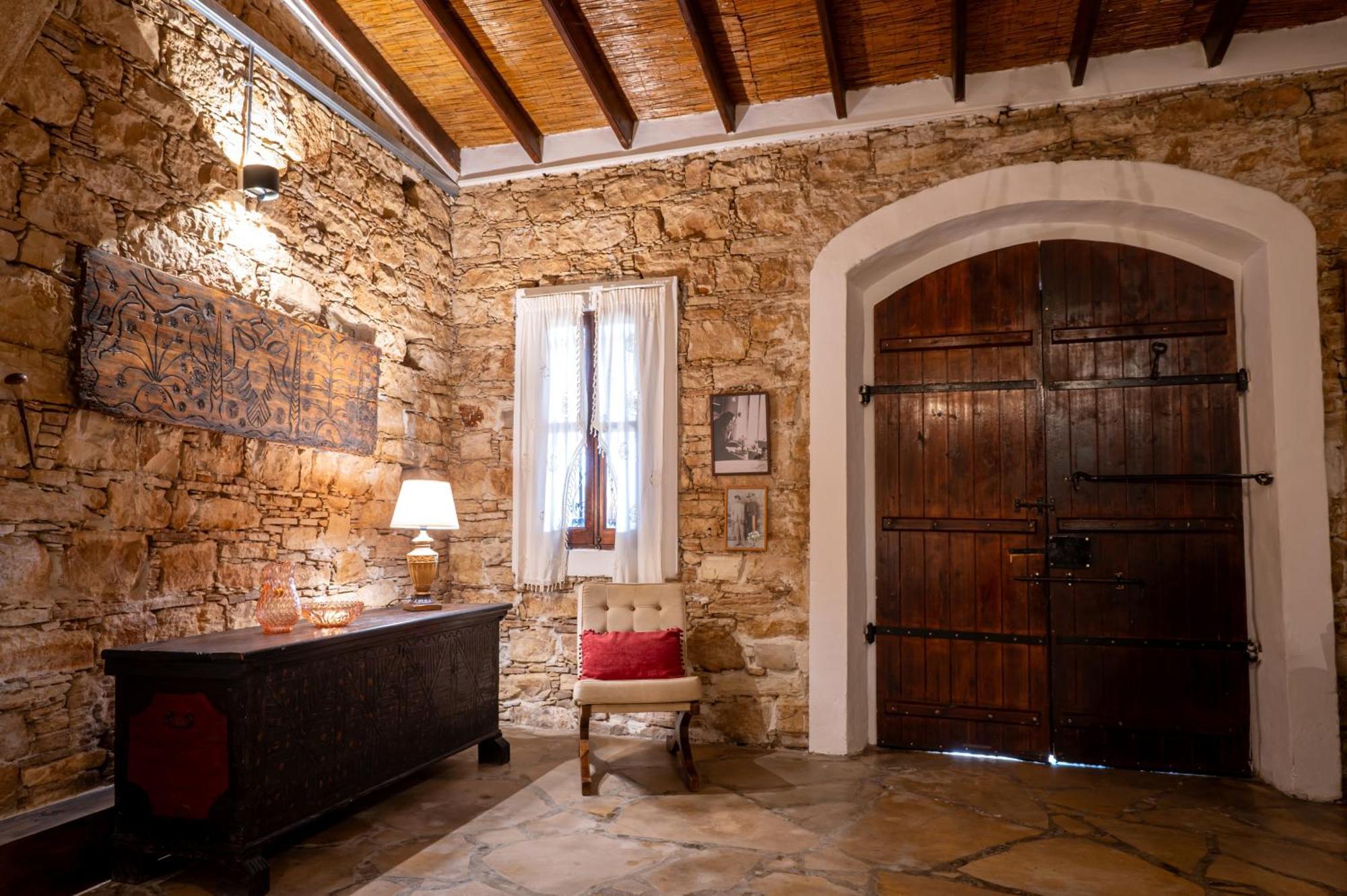 Oinoessa Traditional Boutique Guest Houses Lofou Buitenkant foto