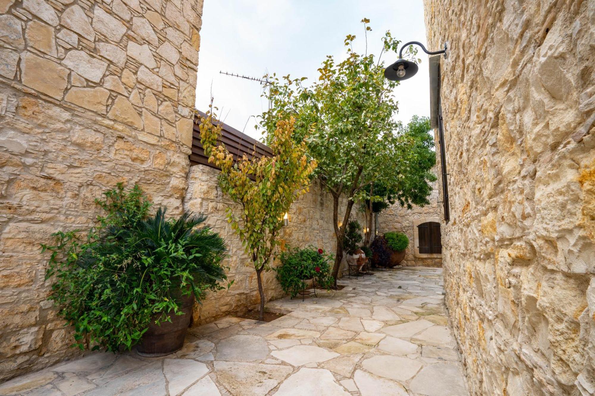 Oinoessa Traditional Boutique Guest Houses Lofou Buitenkant foto