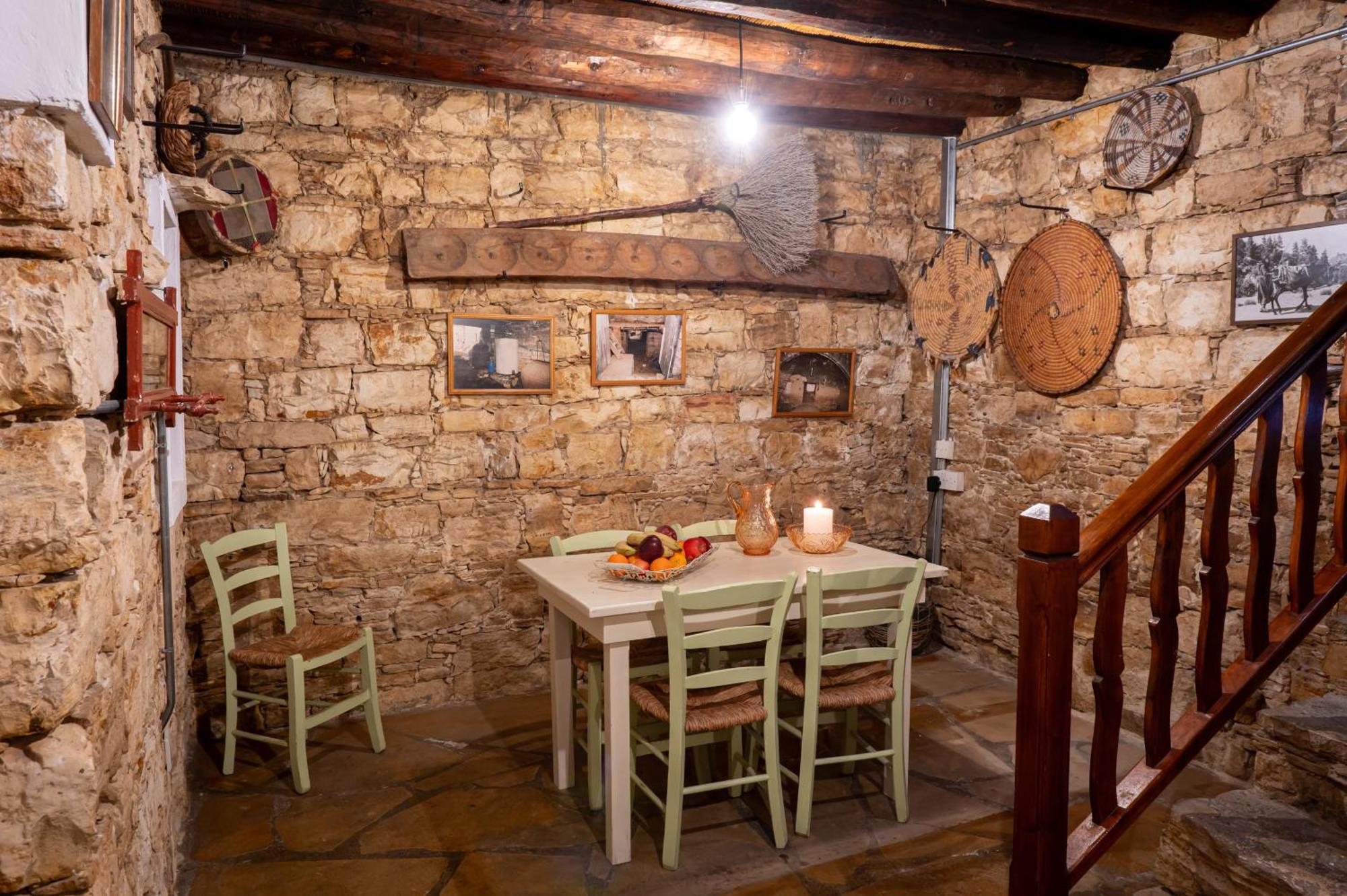 Oinoessa Traditional Boutique Guest Houses Lofou Buitenkant foto