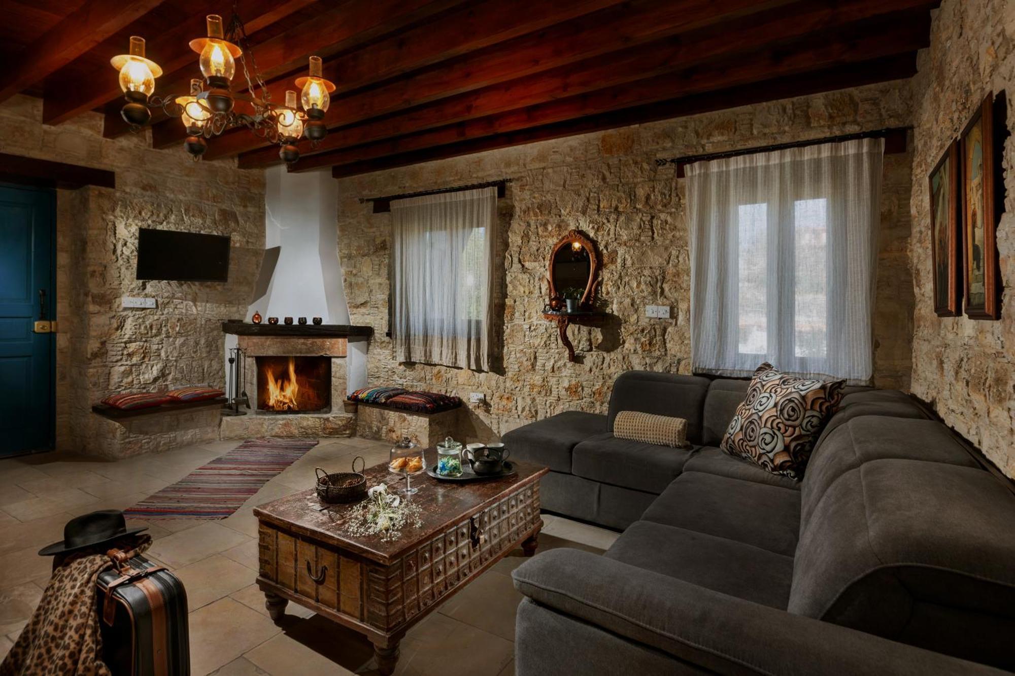 Oinoessa Traditional Boutique Guest Houses Lofou Buitenkant foto