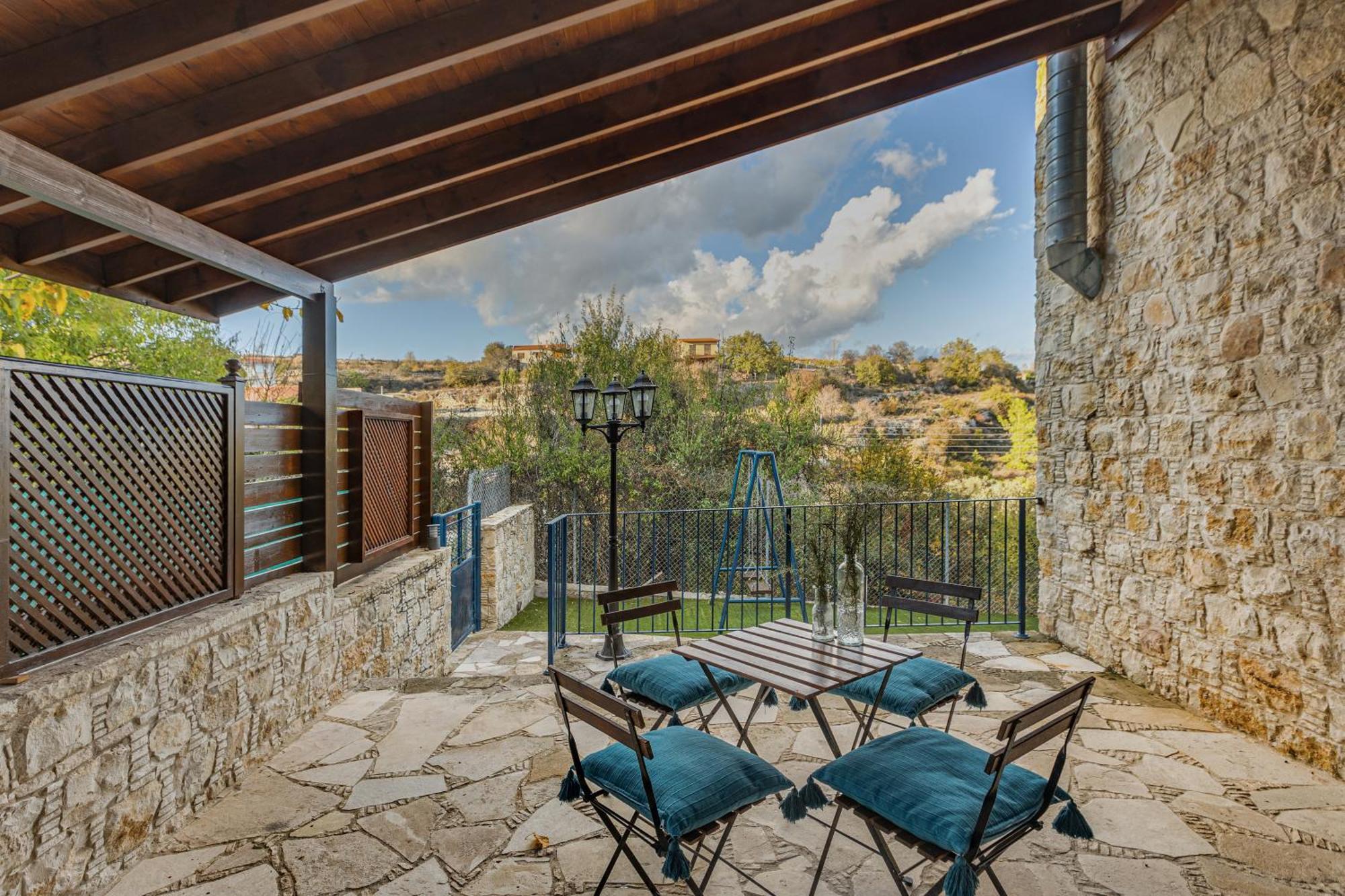 Oinoessa Traditional Boutique Guest Houses Lofou Buitenkant foto