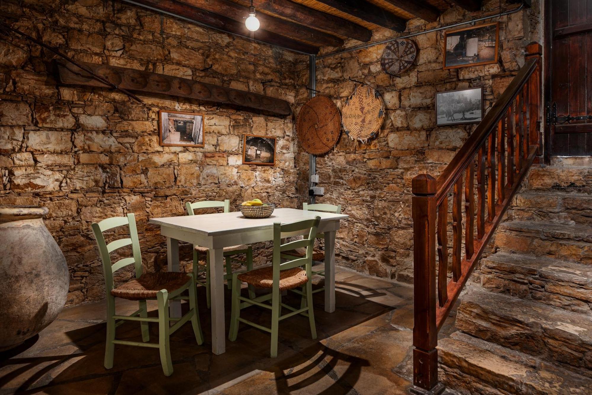 Oinoessa Traditional Boutique Guest Houses Lofou Buitenkant foto