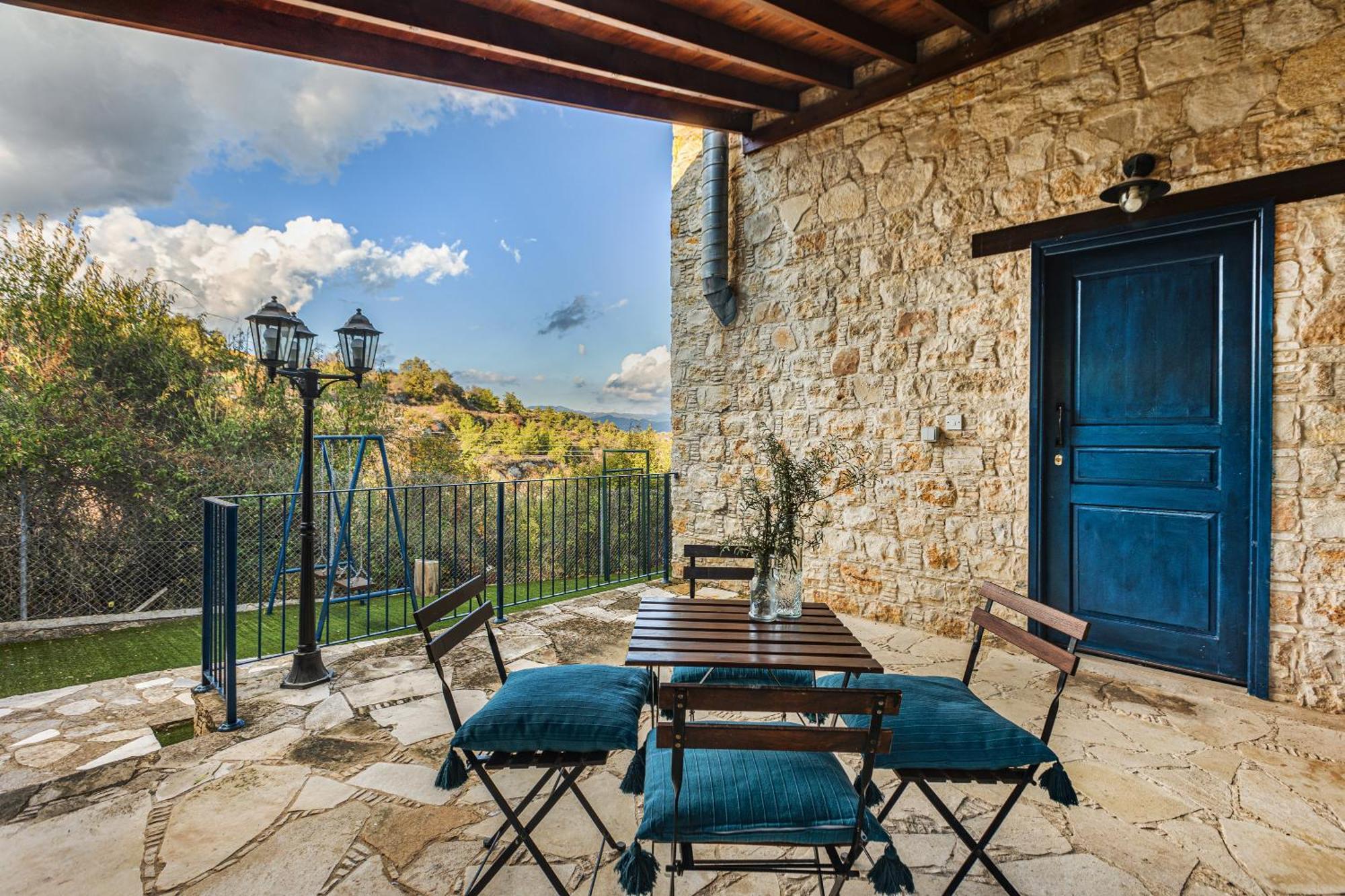 Oinoessa Traditional Boutique Guest Houses Lofou Buitenkant foto